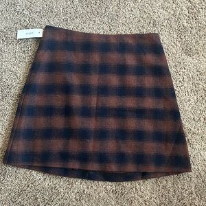 Black and brown plaid skirt, size 2 from wilfred, new with tags